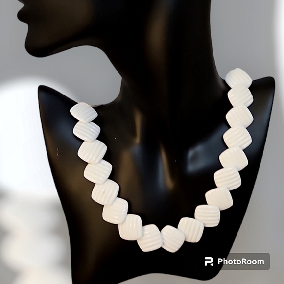 VTG White Square Button Beaded Necklace - Picture 1 of 5